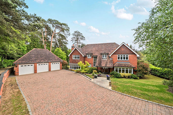 5 Bedroom Detached House For Sale In Parklands Close, Lower Bourne, Farnham, GU9