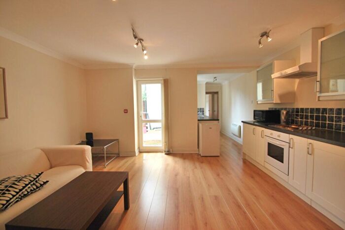 1 Bedroom Flat To Rent In Clifton Street, Adamsdown, CF24