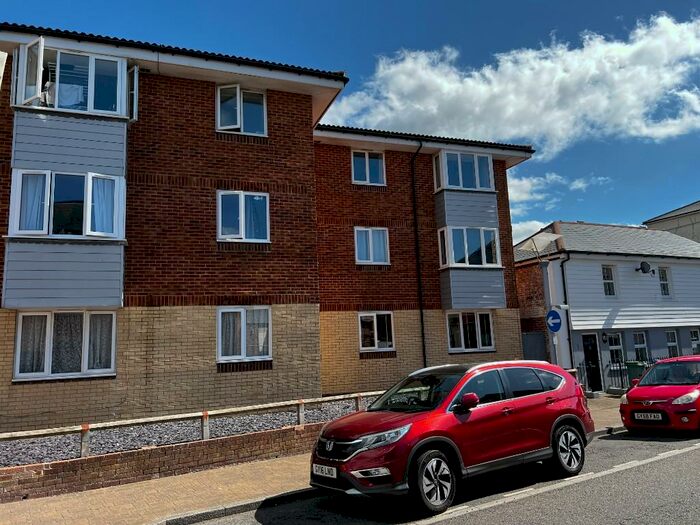 1 Bedroom Flat To Rent In Bridge Street, Newhaven, East Sussex, BN9