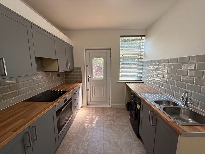 2 Bedroom Flat To Rent In Bingfield Gardens, Newcastle Upon Tyne, NE5