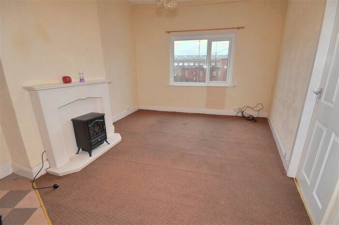 1 Bedroom Flat To Rent In Cross Street, Castleford, WF10