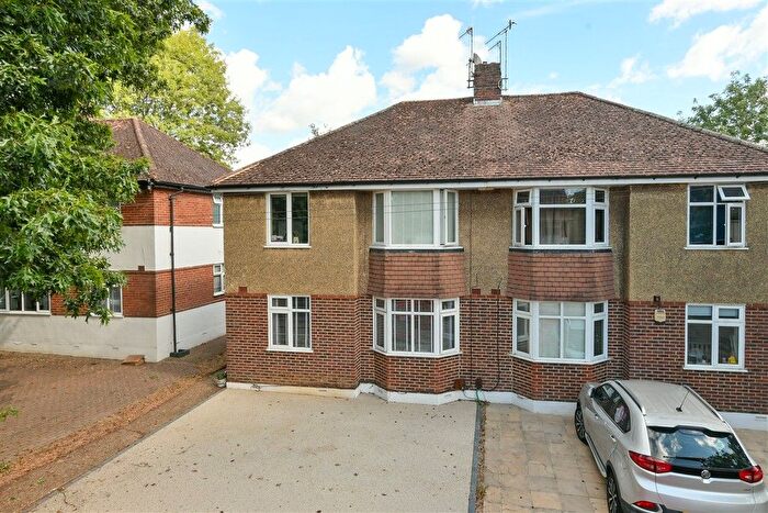 2 Bedroom Maisonette For Sale In Kingsley Grove, Reigate, Surrey, RH2