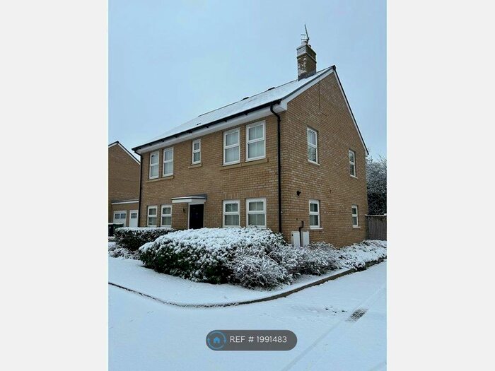 4 Bedroom Detached House To Rent In Cedar Crescent, Bushey, WD23