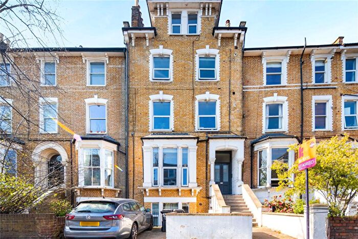 1 Bedroom Flat To Rent In Amhurst Road, London, E8