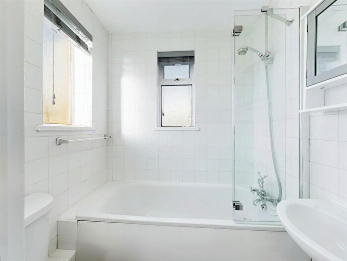 1 Bedroom Maisonette To Rent In Heathfield Road, Hitchin, Hertfordshire, SG5