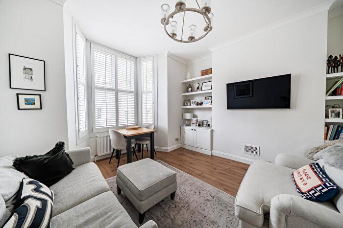 2 Bedroom Flat For Sale In Northwood Road, London, N6
