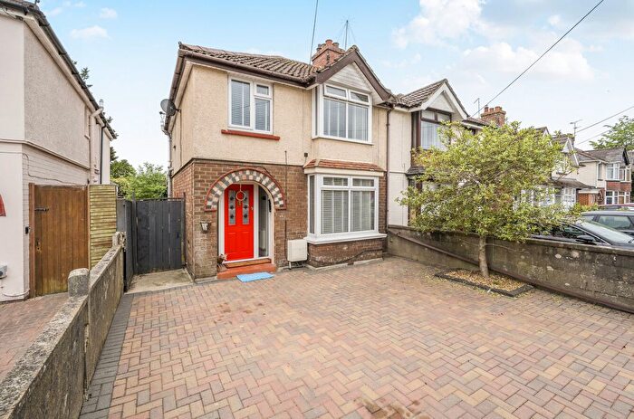 3 Bedroom Semi-Detached House For Sale In Copse Avenue, Swindon, SN1
