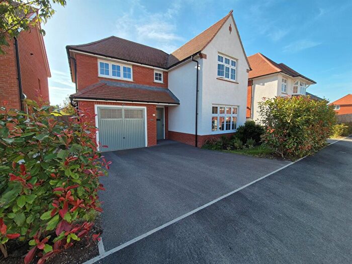 4 Bedroom Detached House For Sale In Fortis Way, Chester, CH4