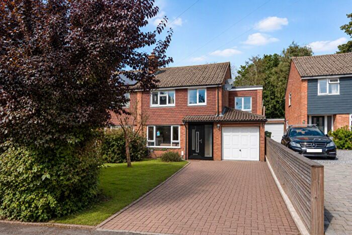 4 Bedroom House For Sale In Woodlands Close, Sarisbury Green, SO31