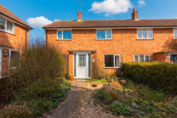 3 Bedroom End Of Terrace House For Sale In Knolles Crescent, Welham Green, Hatfield, AL9