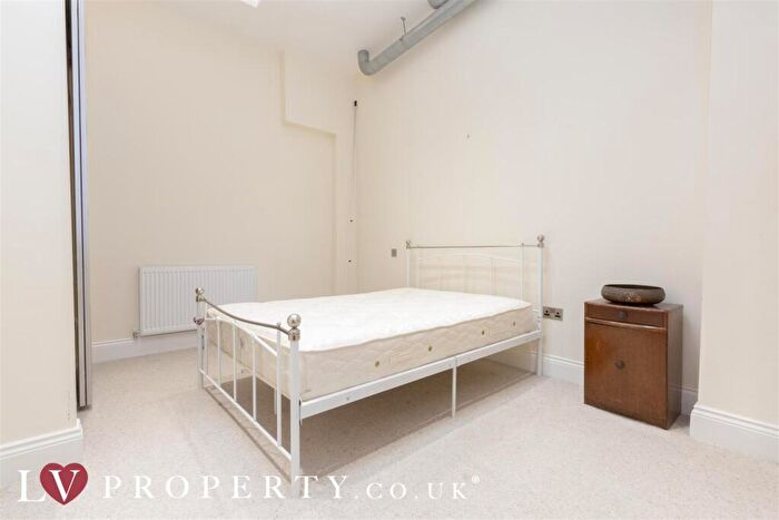 2 Bedroom Apartment To Rent In James Street, Jewellery Quarter, Birmingham, West Midlands, B3
