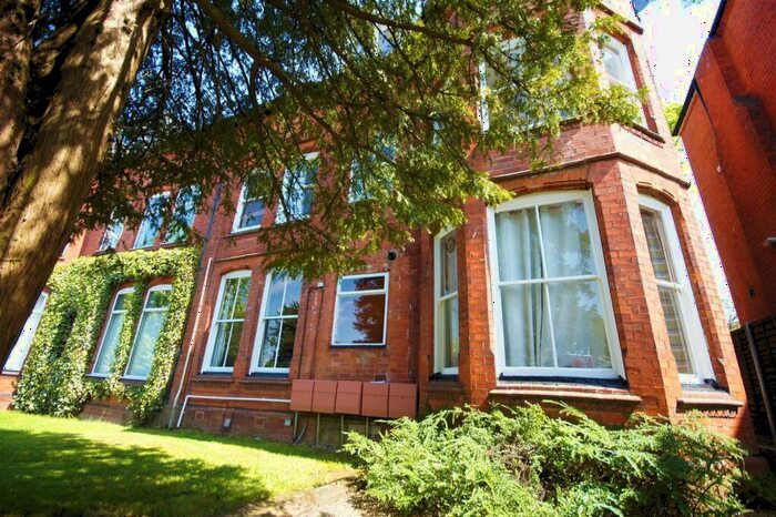 2 Bedroom Flat For Sale In School Road, Moseley, B13