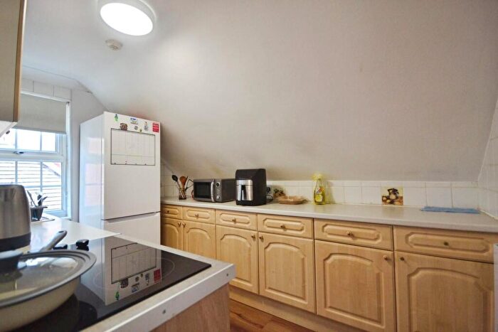 2 Bedroom Flat To Rent In Wokingham Road, Reading, RG6
