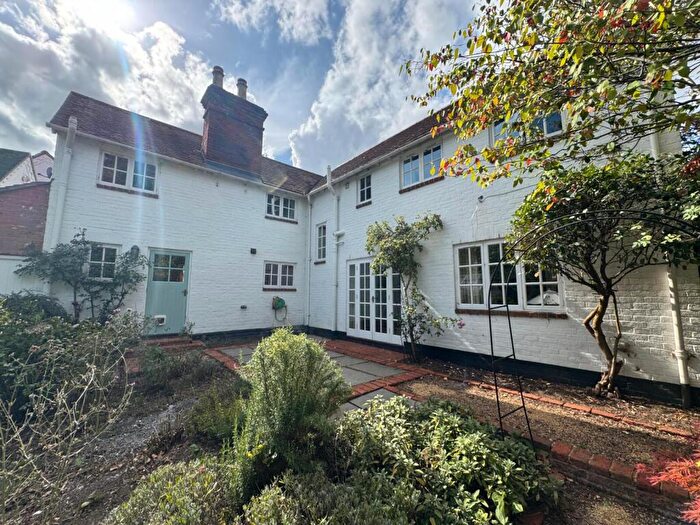 3 Bedroom Detached House To Rent In Sandford Lane, Woodley, RG5