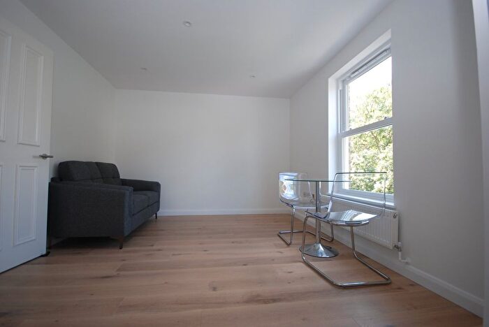 1 Bedroom Flat To Rent In Elba Place, London, SE17