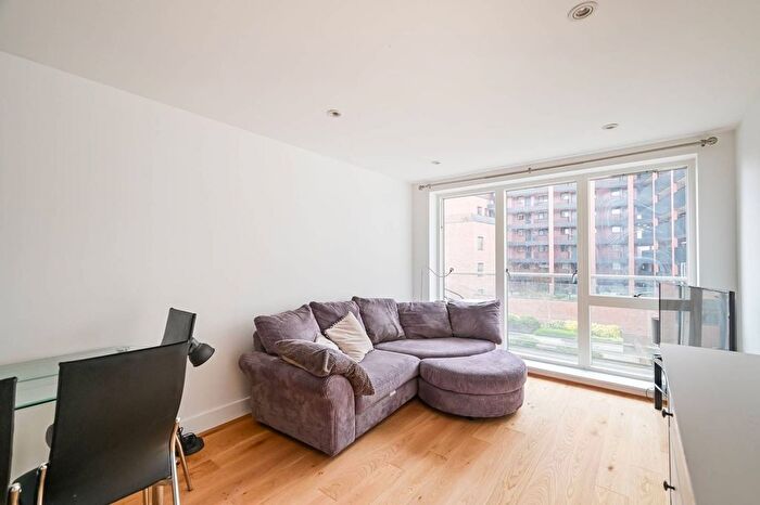 1 Bedroom Flat For Sale In Yeo Street, Bow, London, E3