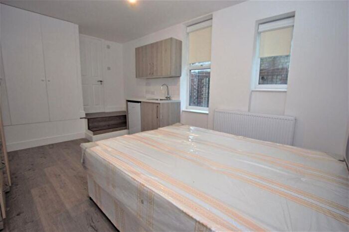 Property To Rent In Regents Park Road, Finchley, N3