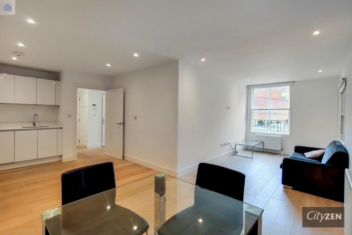 2 Bedroom Flat To Rent In Paisley Court, Clyde Square, London, E14