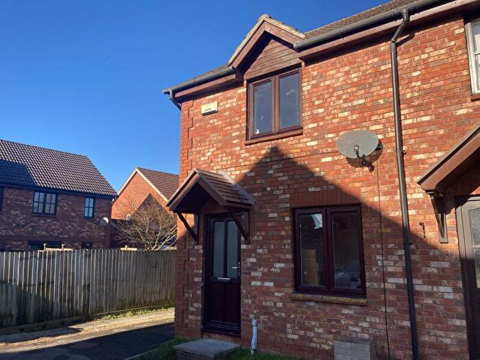 2 Bedroom End Of Terrace House To Rent In Bergamot Place, Oxford, OX4