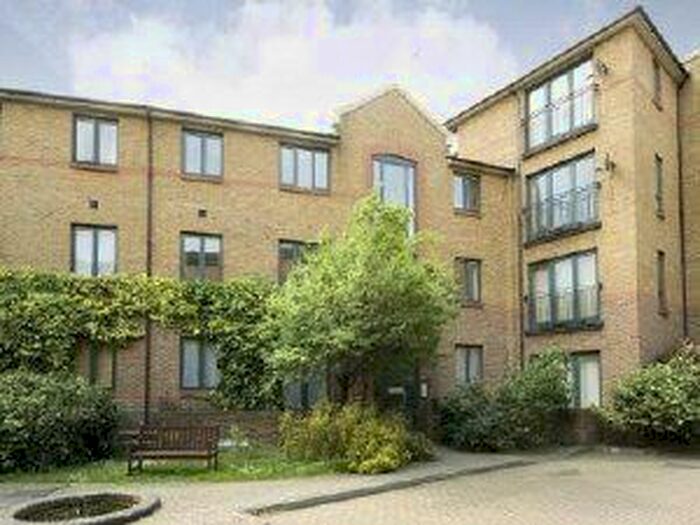 2 Bedroom Flat To Rent In Durward Street, London, E1