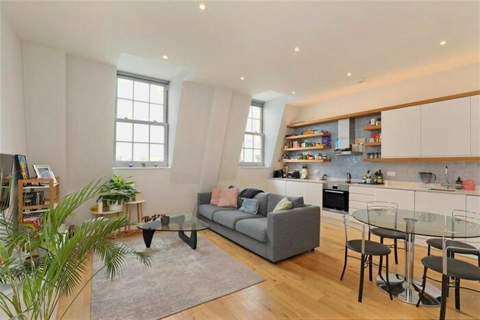 2 Bedroom Flat To Rent In Chepstow Place, London, W2