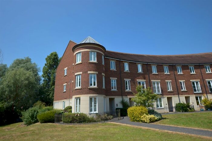 2 Bedroom Flat To Rent In Gras Lawn, St. Leonards, Exeter, EX2