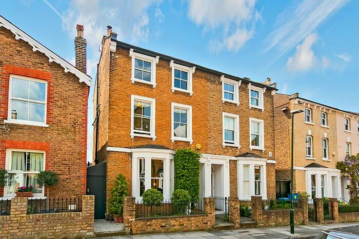5 Bedroom Semi-Detached House To Rent In Grosvenor Road, Richmond, TW10