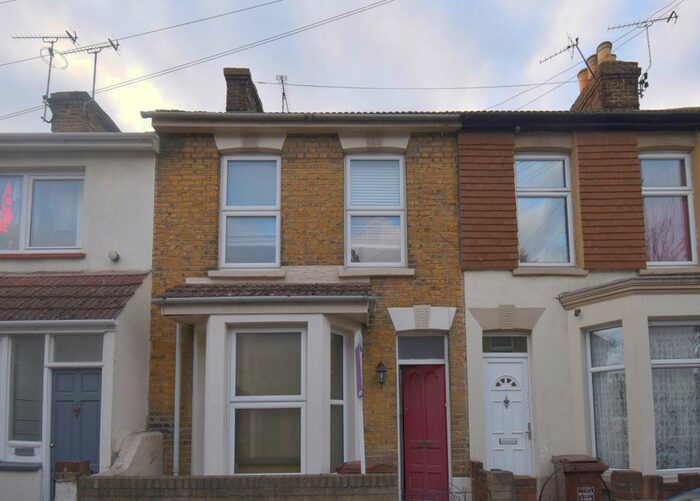 4 Bedroom Terraced House To Rent In East Street Gillingham, ME7