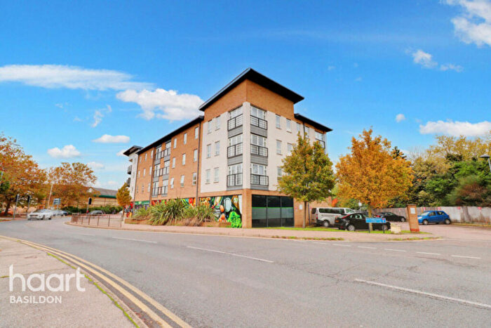 1 Bedroom Apartment For Sale In Southernhay Close, Basildon, SS14