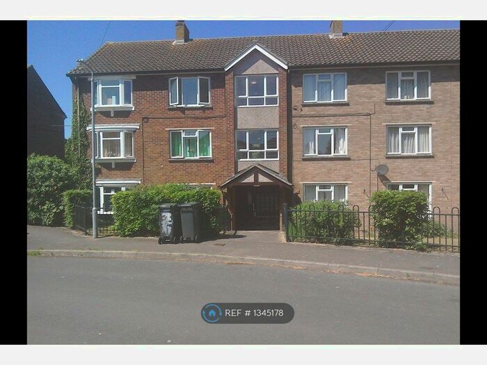 1 Bedroom Flat To Rent In Mayenne Place, Devizes, SN10