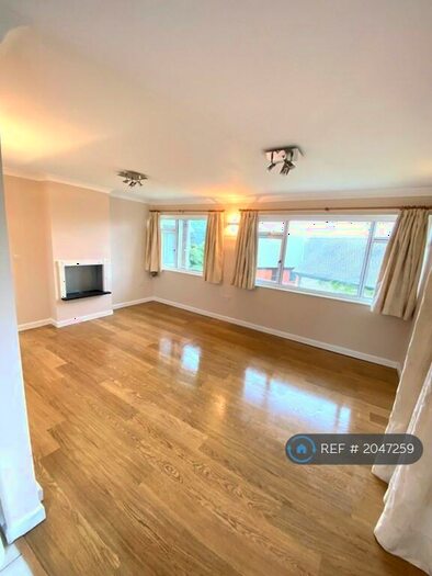 2 Bedroom Flat To Rent In Bredon Court, Exeter, EX2