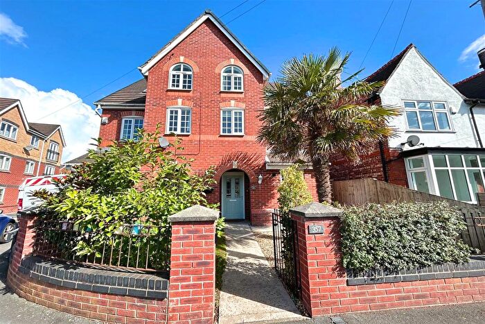 3 Bedroom Semi-Detached House For Sale In Northenden Road, Sale, M33