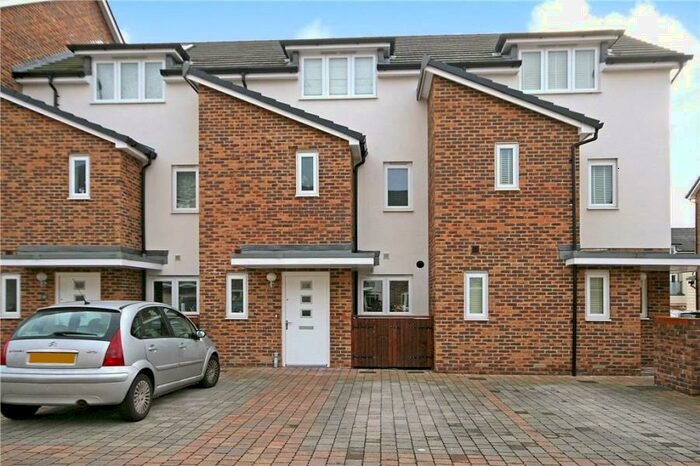 3 Bedroom Terraced House To Rent In Addlestone, KT15