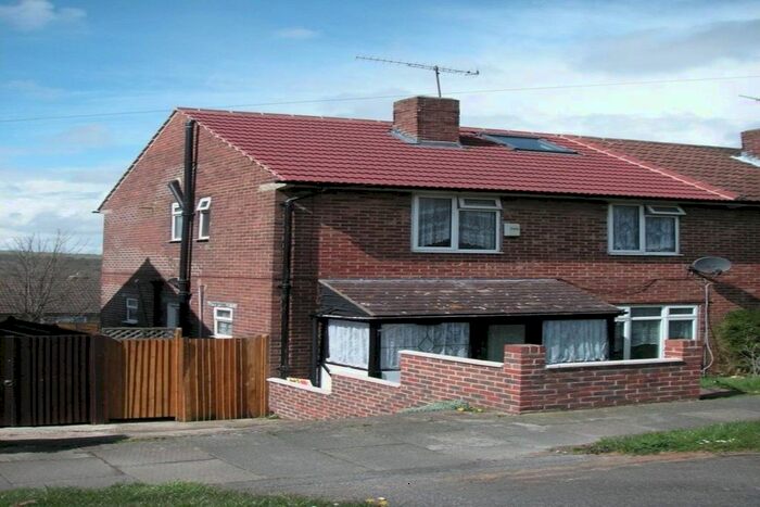 5 Bedroom Semi-Detached House To Rent In Staplefield Drive, Brighton, BN2