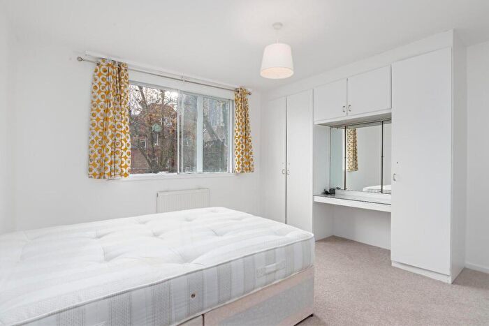 2 Bedroom Apartment To Rent In Eton Avenue, Belsize Park, NW3