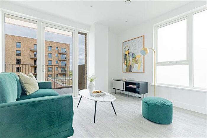 Studio To Rent In Clovelly Road, Hounslow, TW3