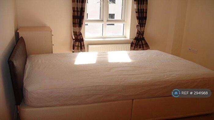 2 Bedroom Flat To Rent In Sinclair Drive, Basingstoke, RG21