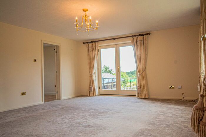 5 Bedroom Detached House To Rent In Wakefield Road, Grange Moor, Wakefield, WF4