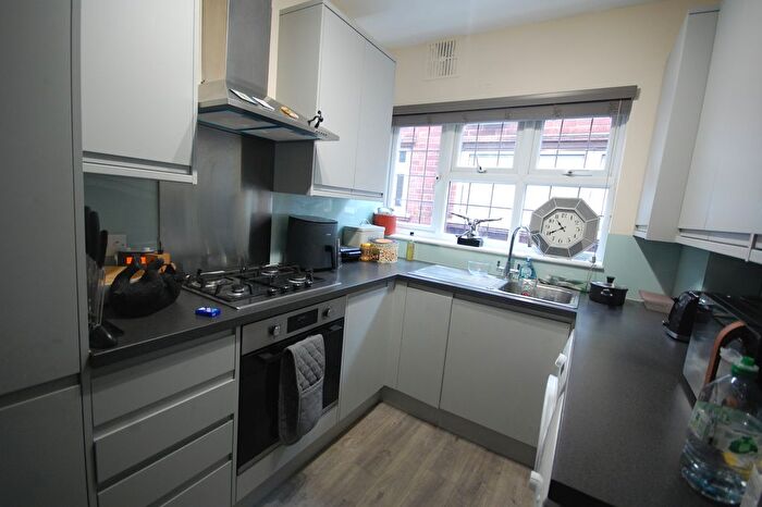 2 Bedroom Maisonette To Rent In Fairlawn Avenue, Chiswick, W4