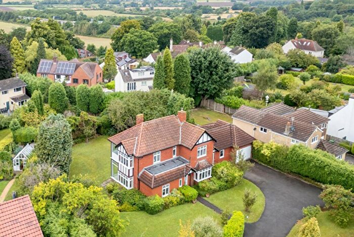 4 Bedroom Detached House For Sale In Gloucester Road, Almondsbury, Bristol, BS32