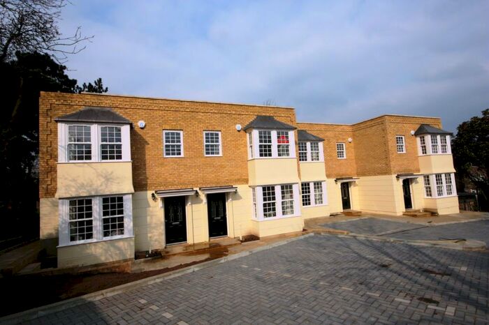 3 Bedroom End Of Terrace House To Rent In Albemarle Road, Beckenham, BR3