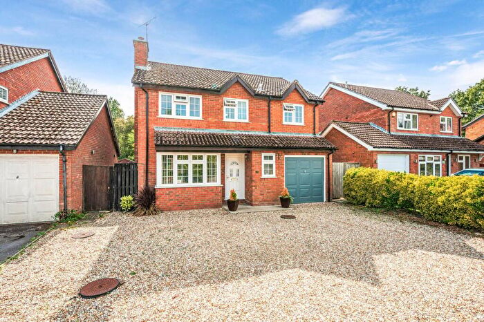 4 Bedroom Detached House For Sale In Kingswood, Marchwood, Southampton, SO40
