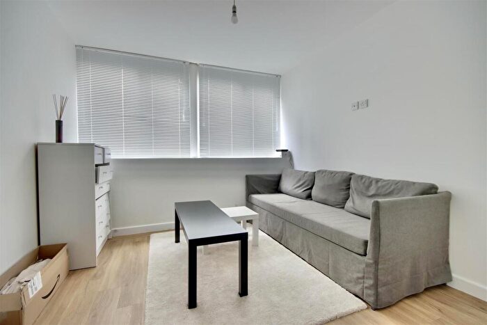 1 Bedroom Flat To Rent In Enterprise House, Isambard Brunel Road, Portsmouth, PO1