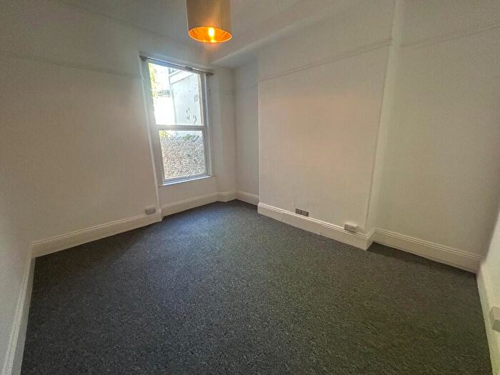 2 Bedroom Flat To Rent In Baring Street, Plymouth, Devon, PL4