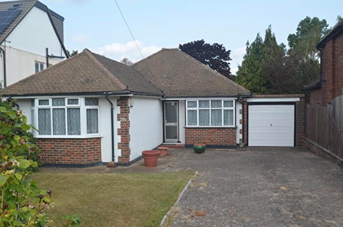 2 Bedroom Bungalow For Sale In Devonshire Way, Shirley, Croydon, CR0
