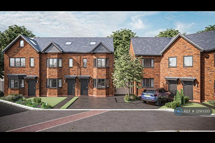4 Bedroom Semi-Detached House To Rent In Bowling Green Avenue - Off Edison Road, Eccles, Manchester, M30