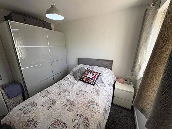 2 Bedroom Detached Bungalow For Sale In Plumpton Gardens, Wrose, Bradford, BD2