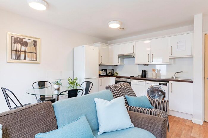 4 Bedroom Flat To Rent In The Tannery, Exeter, EX4