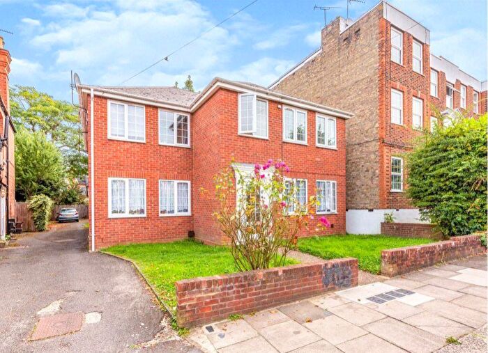 1 Bedroom Flat For Sale In Hartland Road, London, N11