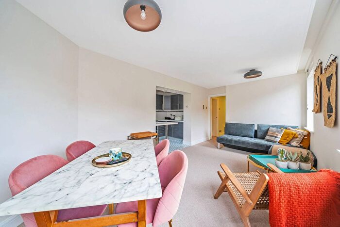 1 Bedroom Flat To Rent In Kings Road, Chelsea, London, SW3